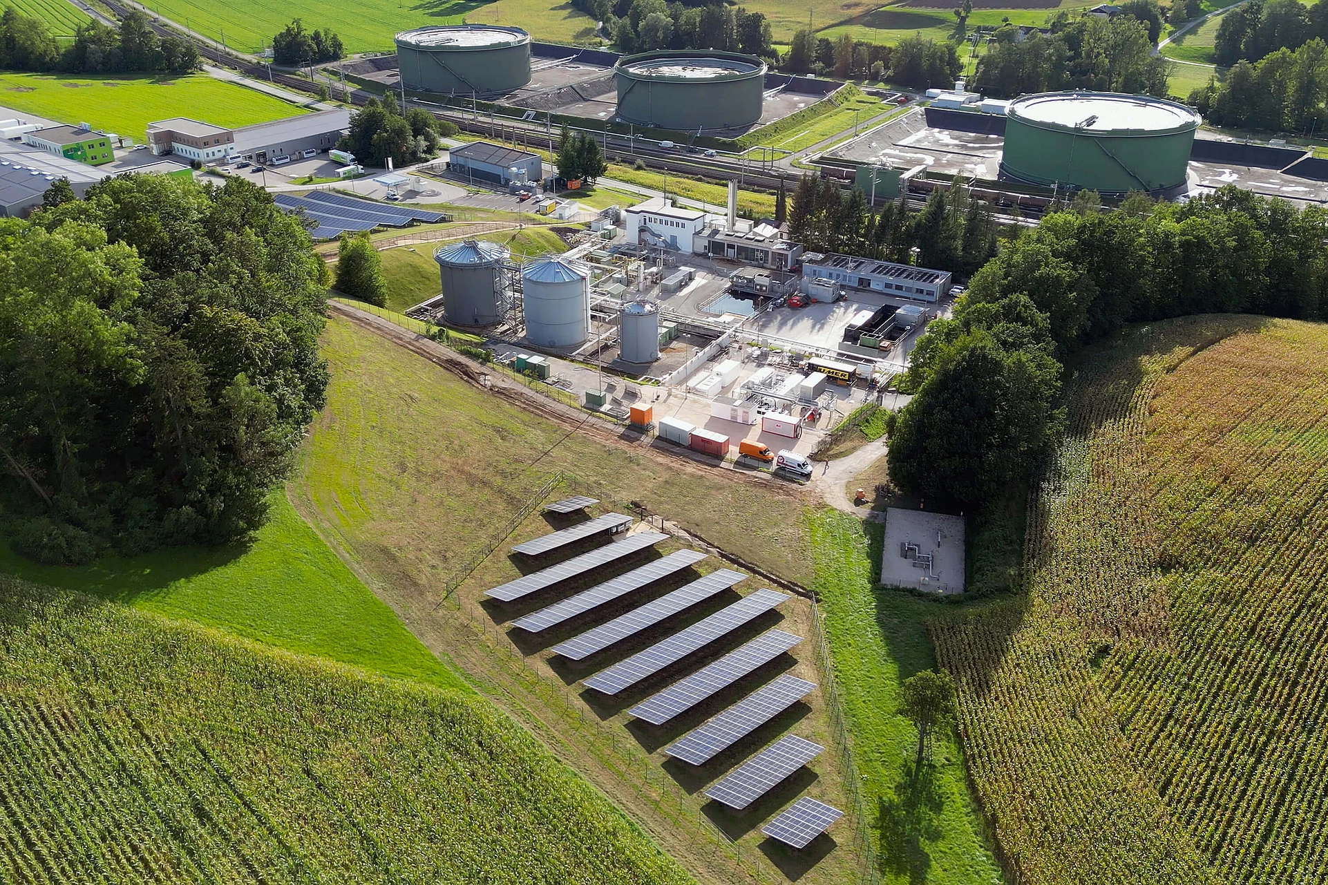 Anlage Kremsmünster mit Solarpanelen von oben
